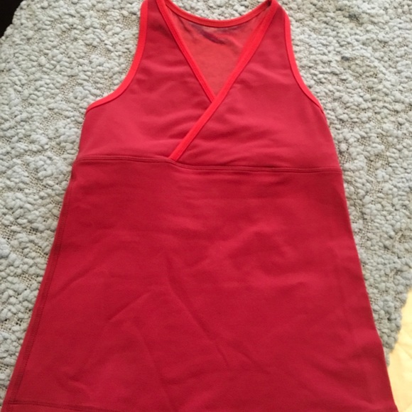 lululemon athletica Tops - 🔥HOT PRICING🔥Lululemon razerback tank size 6
